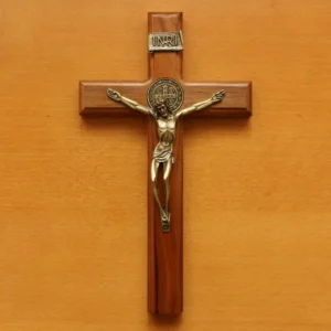 Crucifixo de Parede com Medalha de São Bento 19cm
